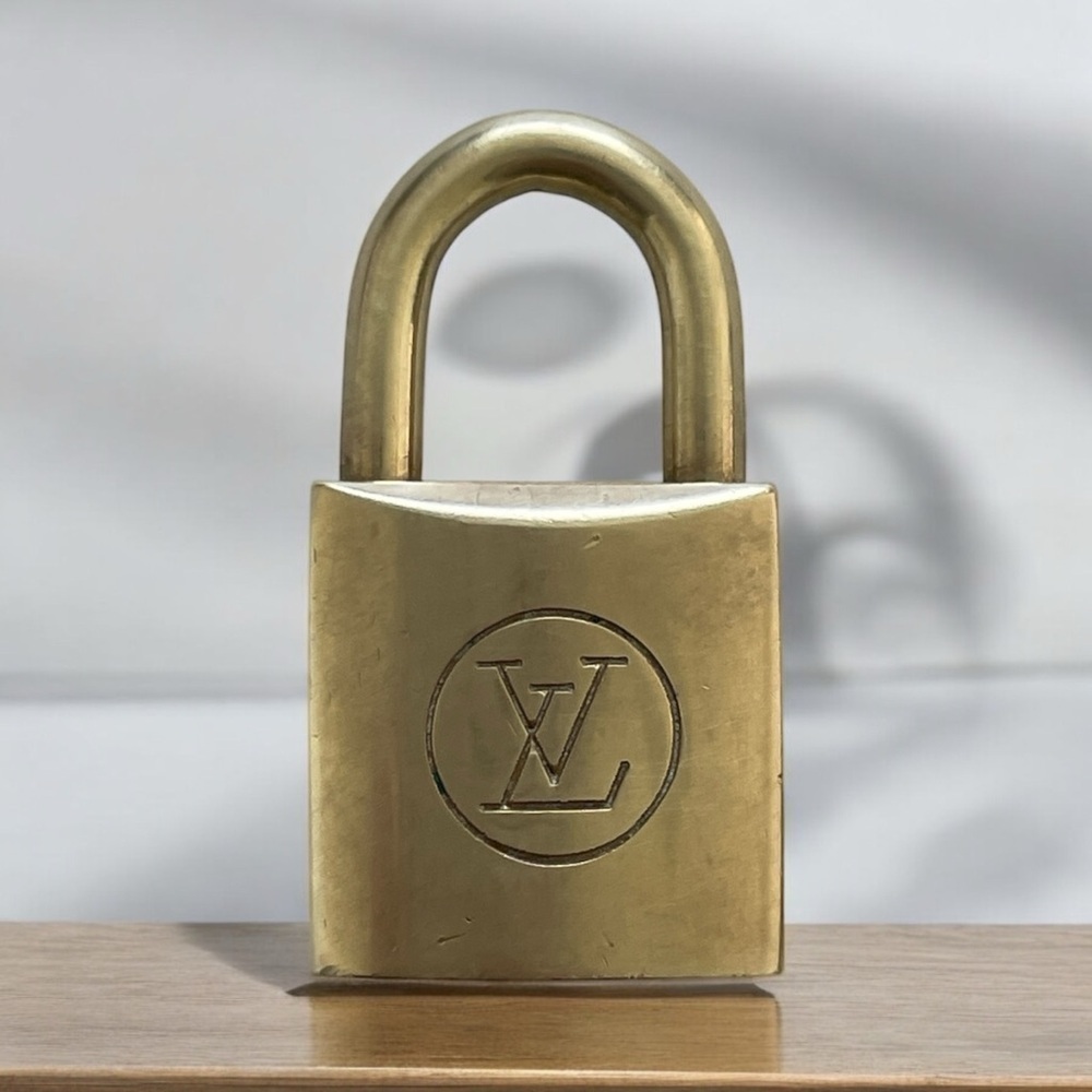 Louis Vuitton Rare Lock NO KEY #209 & New Aftermath Chain 16” - Picture 3 of 6